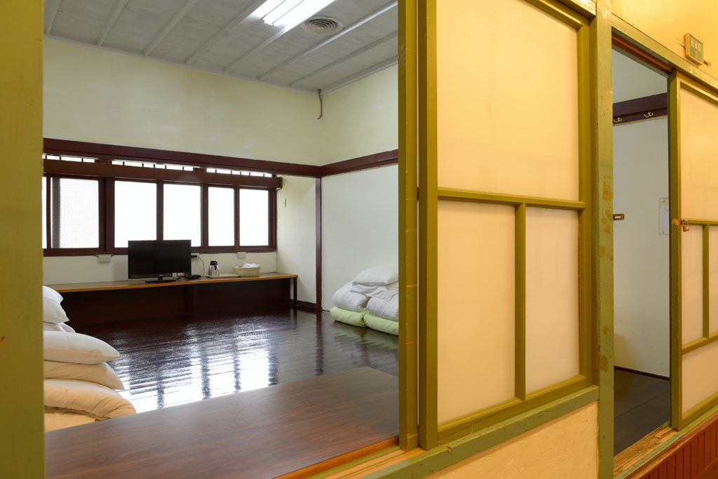 跟角板山薰風閣有關的相片，共9張
